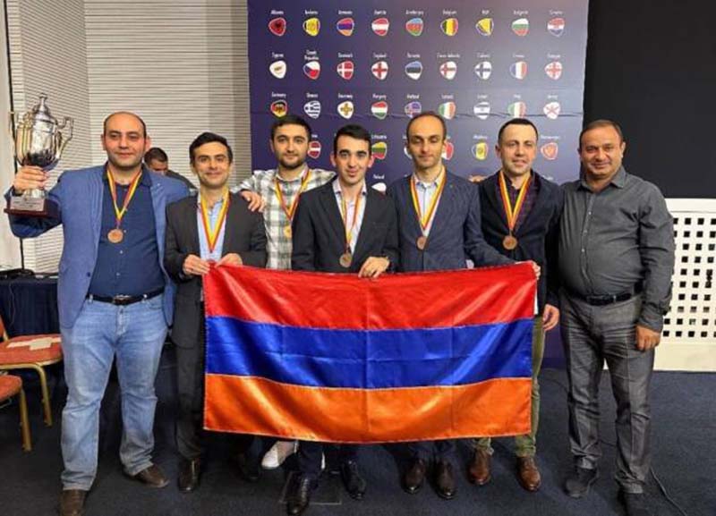 Հայաստանի շախմատի տղամարդկանց թիմը՝ ԵԱ-ի բրոնզե մեդալակիր